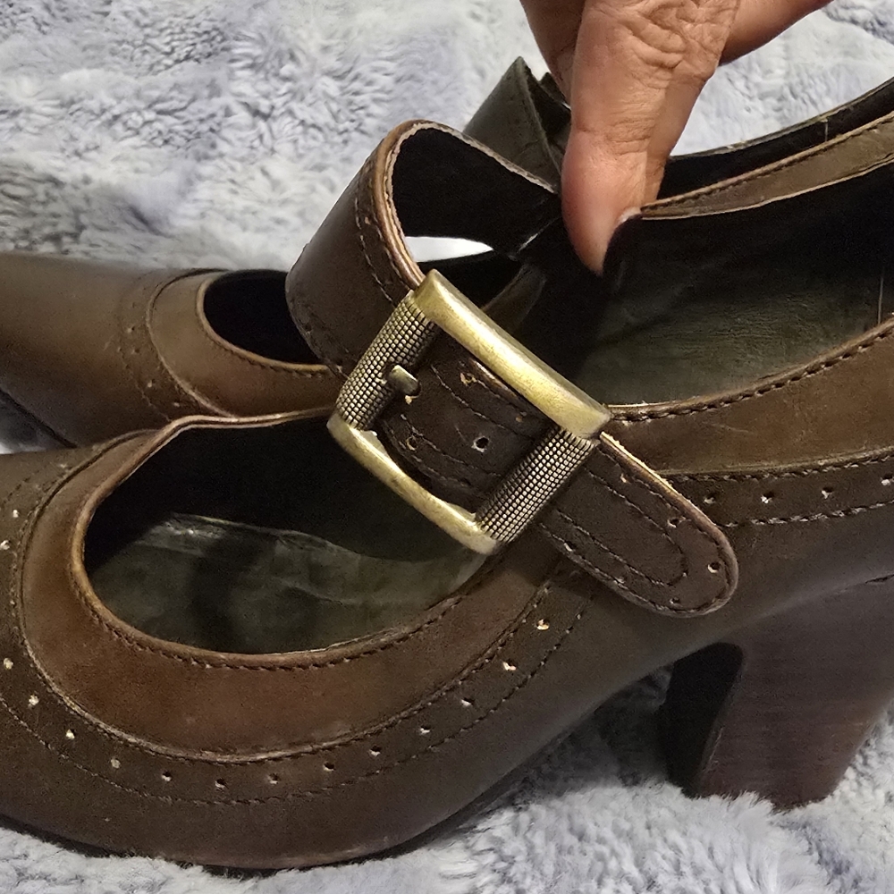 Ferra Giacomo Vintage Buckle Heels Sz 6